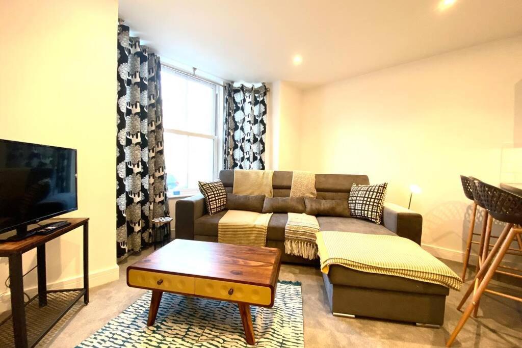 Stunning New Apartment Set In St Leonards On Sea Hollington  Экстерьер фото